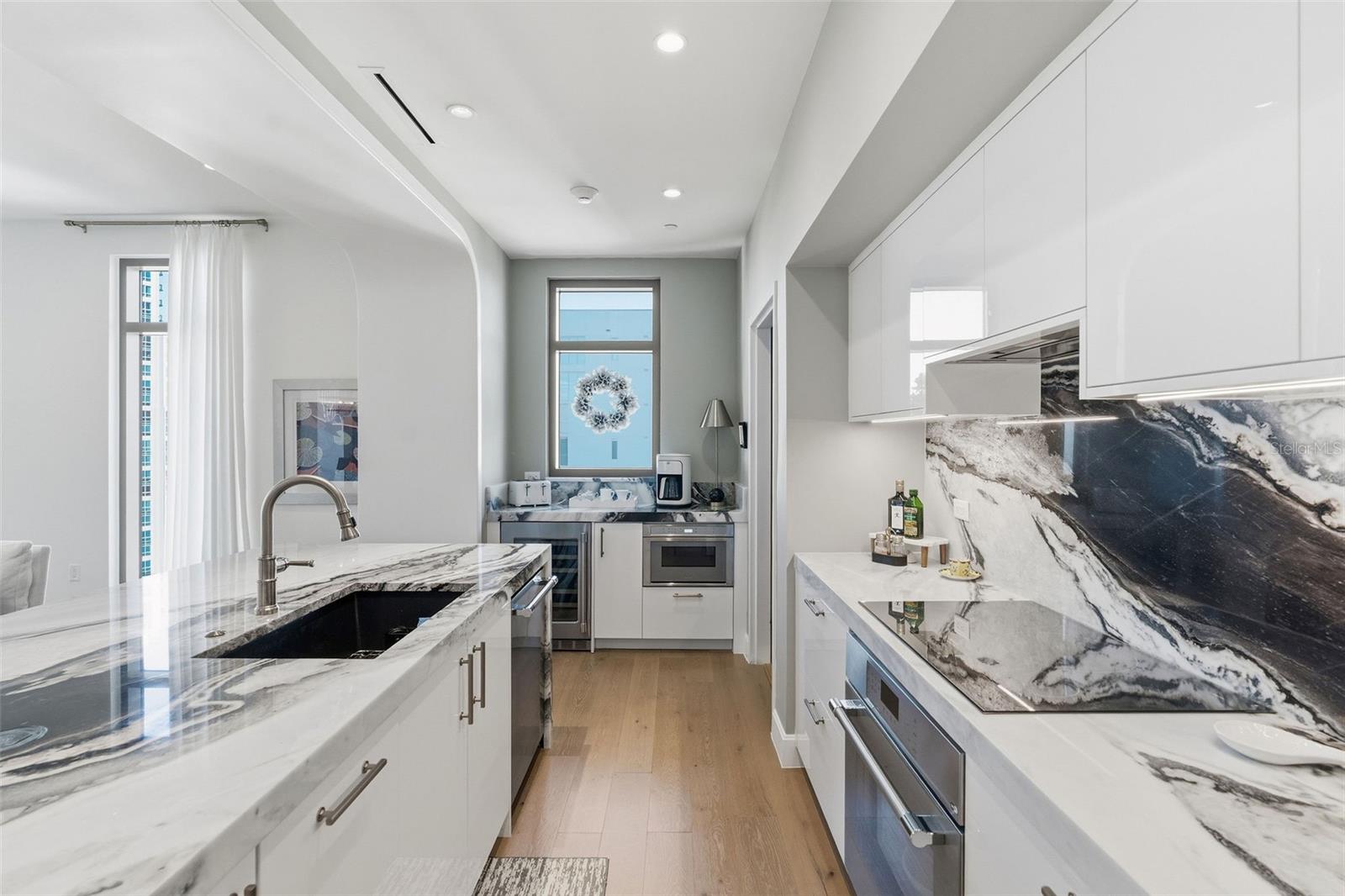 Image 6 of 46 For 126 4th Avenue Ne 1401