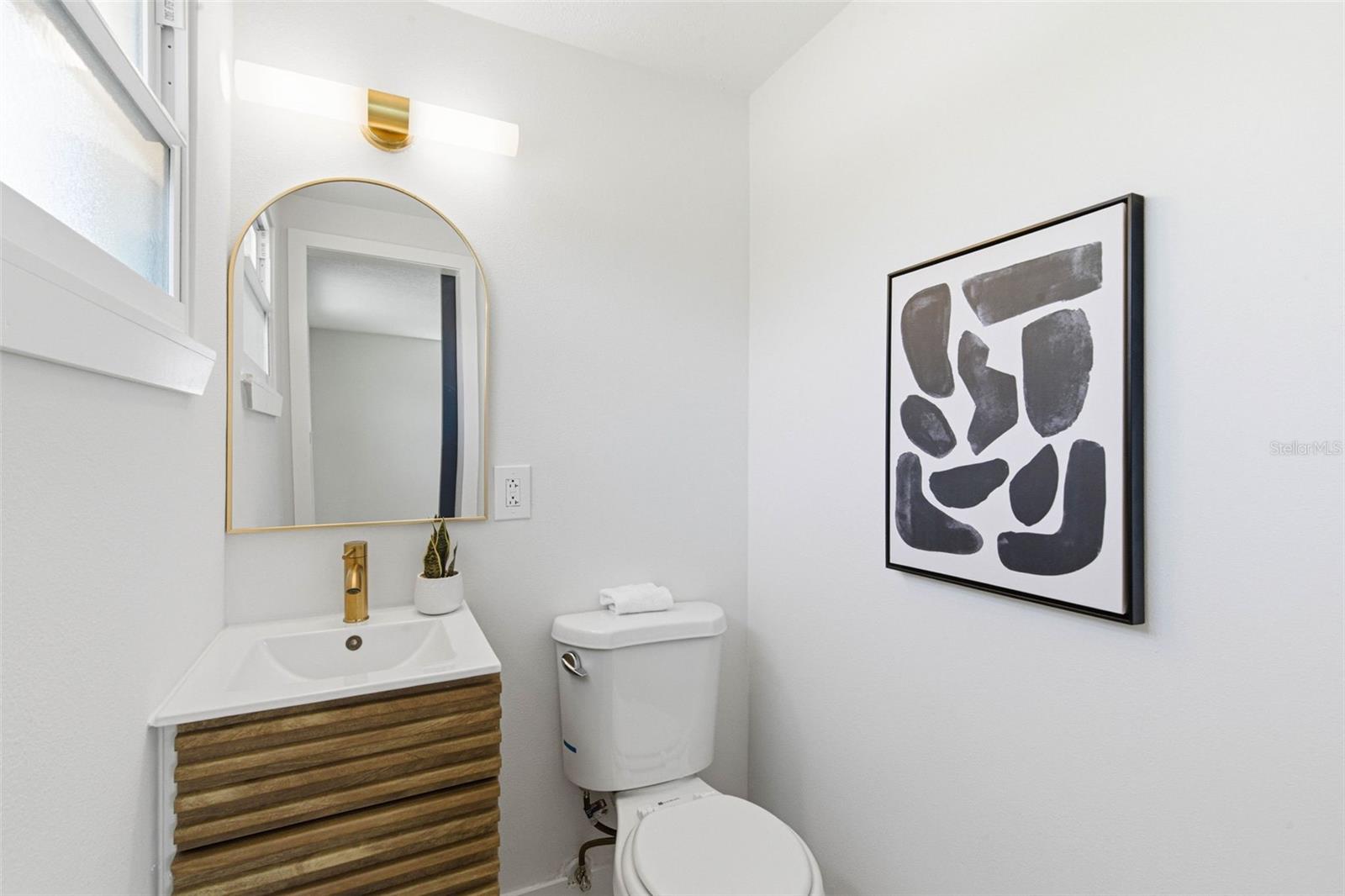 Image 16 of 42 For 3709 Coral Drive