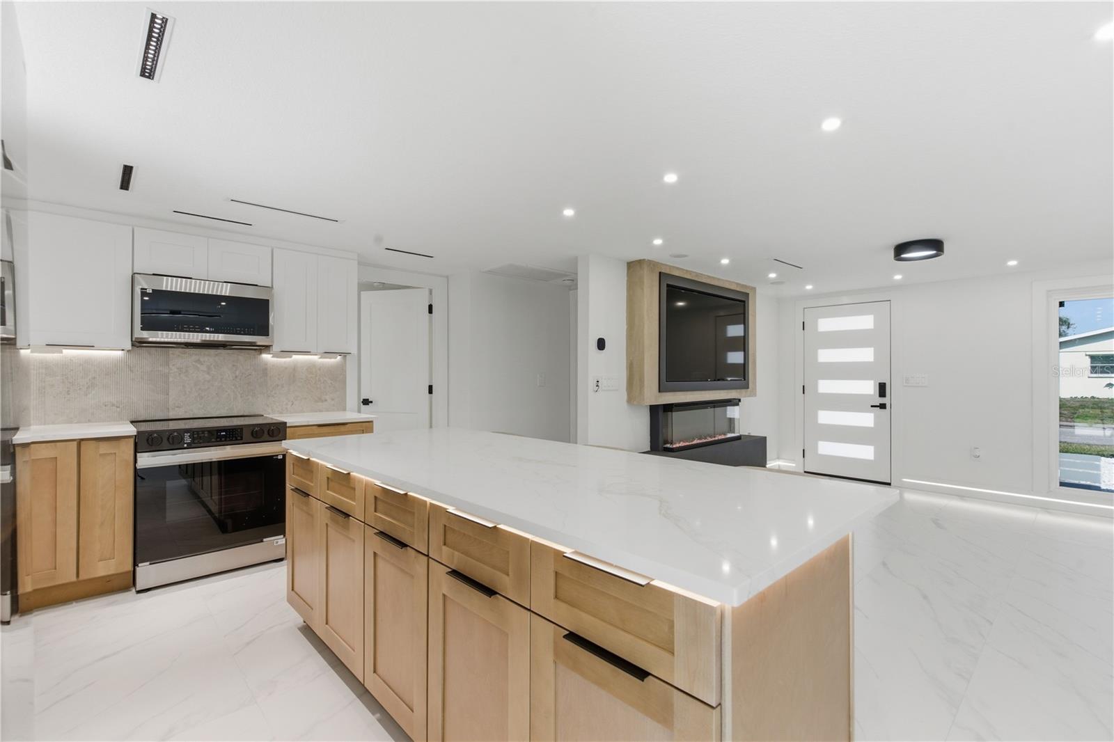 Image 13 of 54 For 1955 Dartmouth Drive