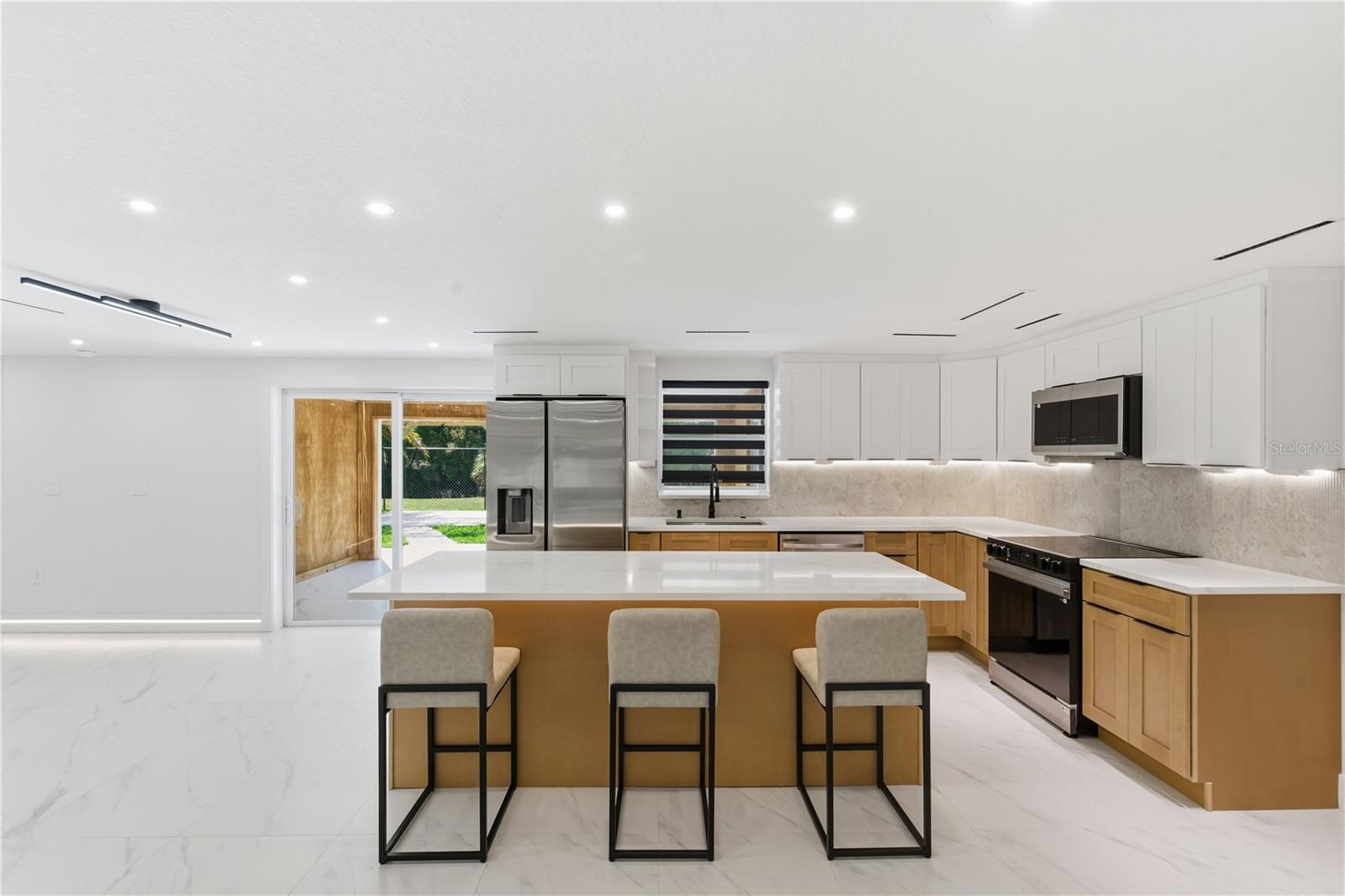 Image 18 of 54 For 1955 Dartmouth Drive