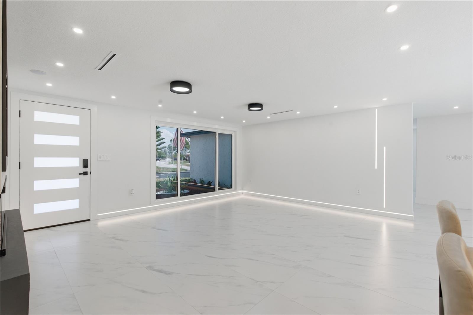 Image 19 of 54 For 1955 Dartmouth Drive