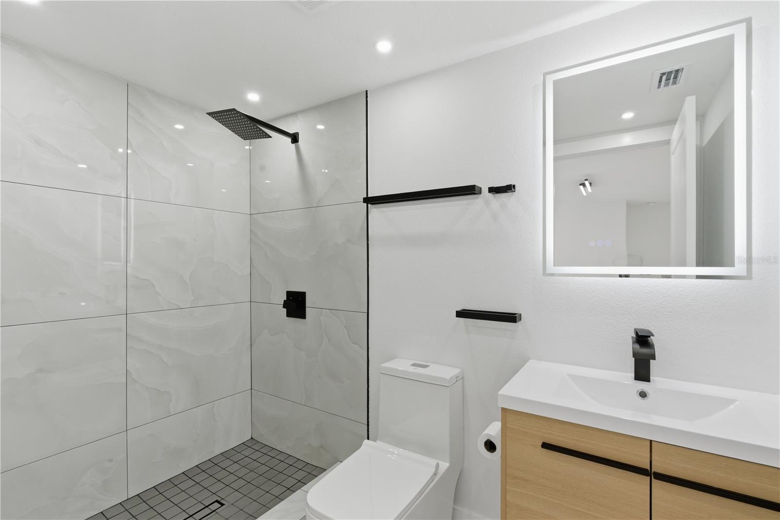 Image 26 of 54 For 1955 Dartmouth Drive