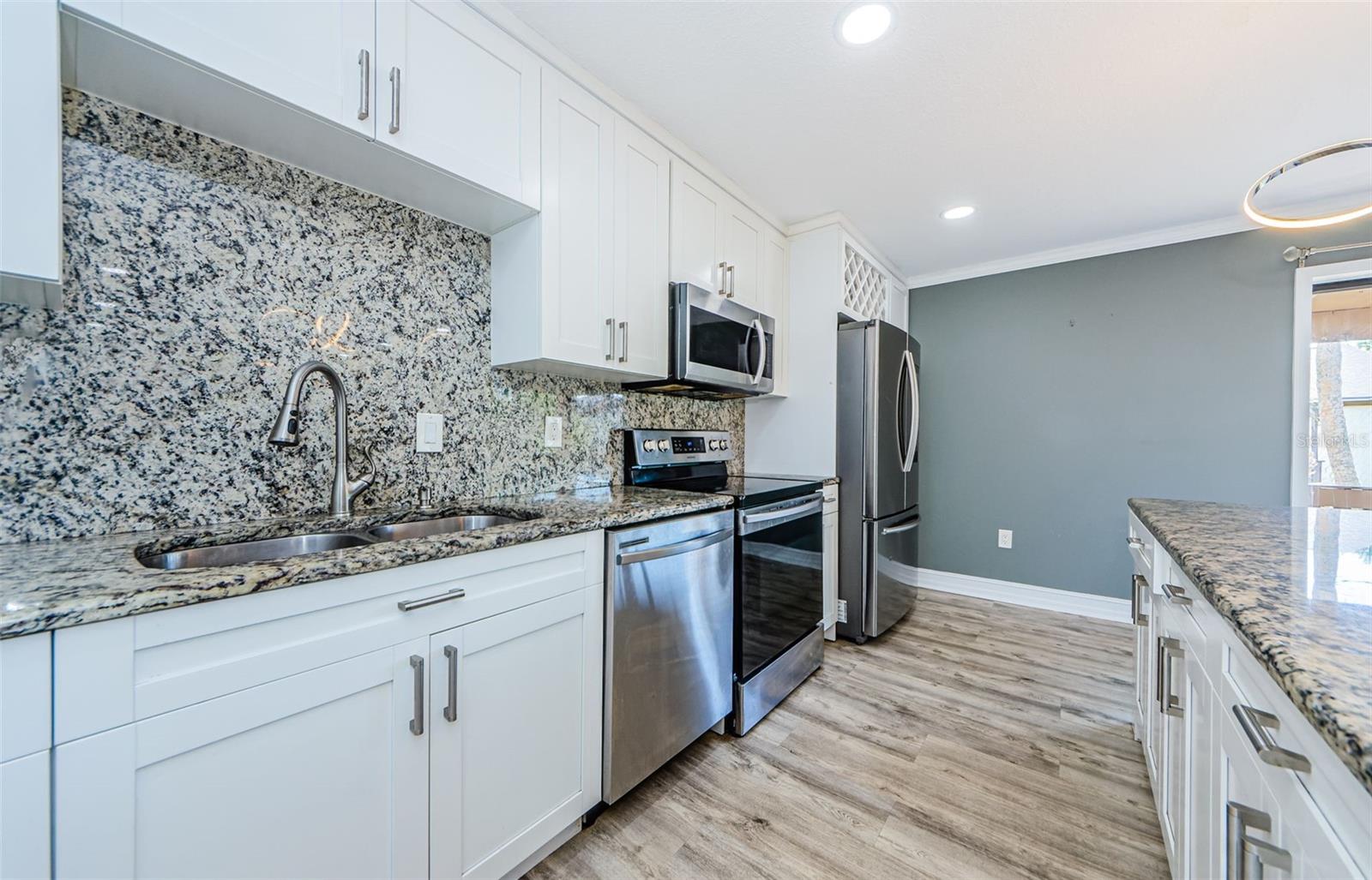 Image 11 of 38 For 722 116th Ave N 2002