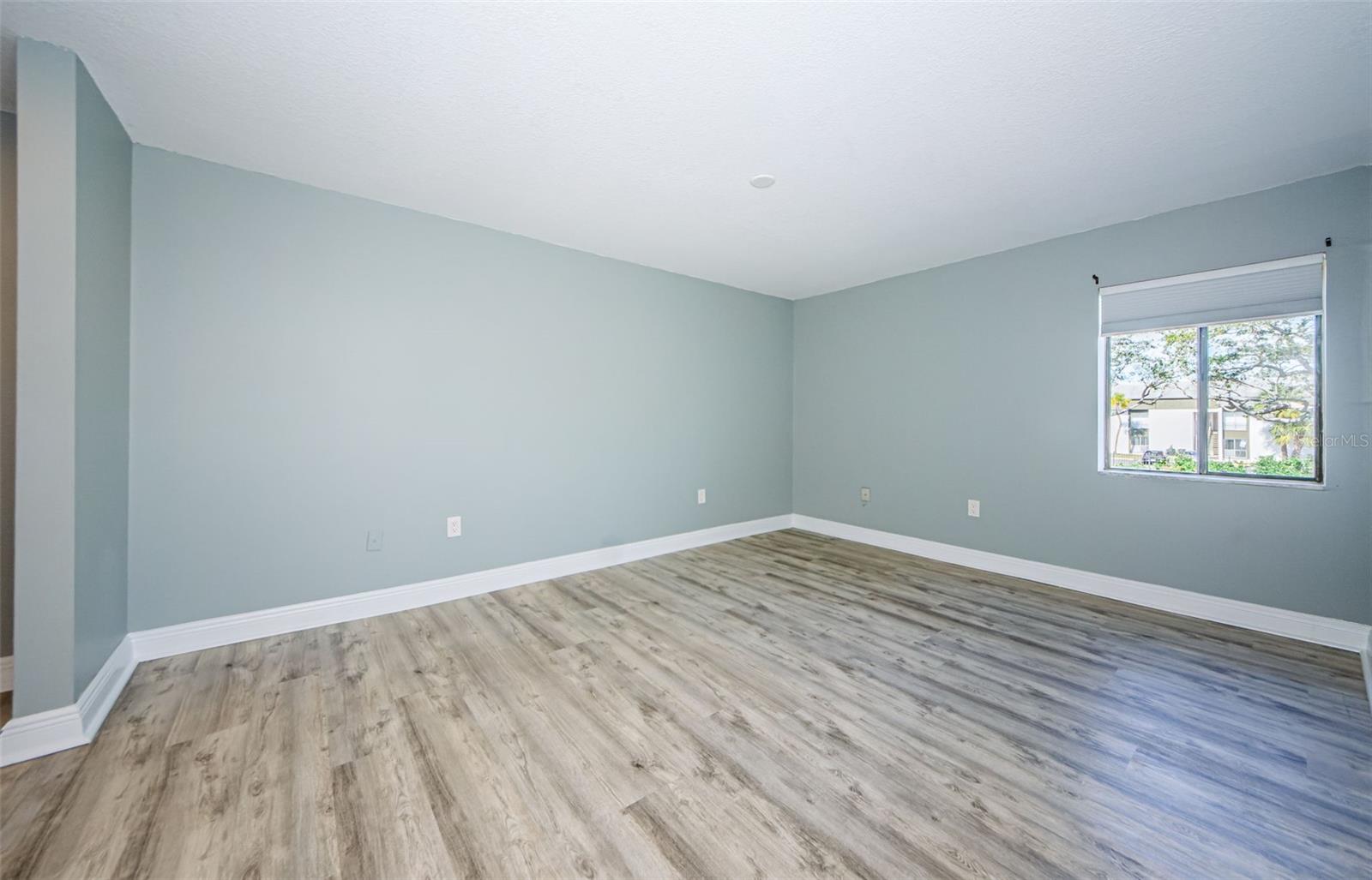 Image 17 of 38 For 722 116th Ave N 2002