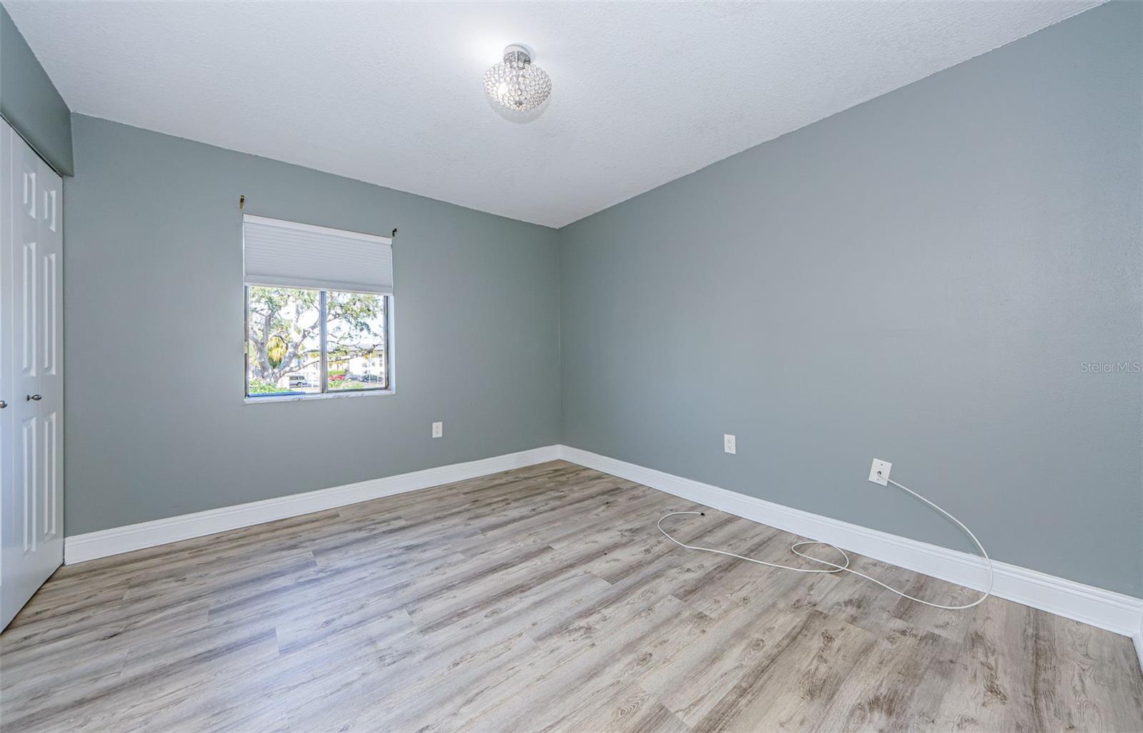 Image 21 of 38 For 722 116th Ave N  2002