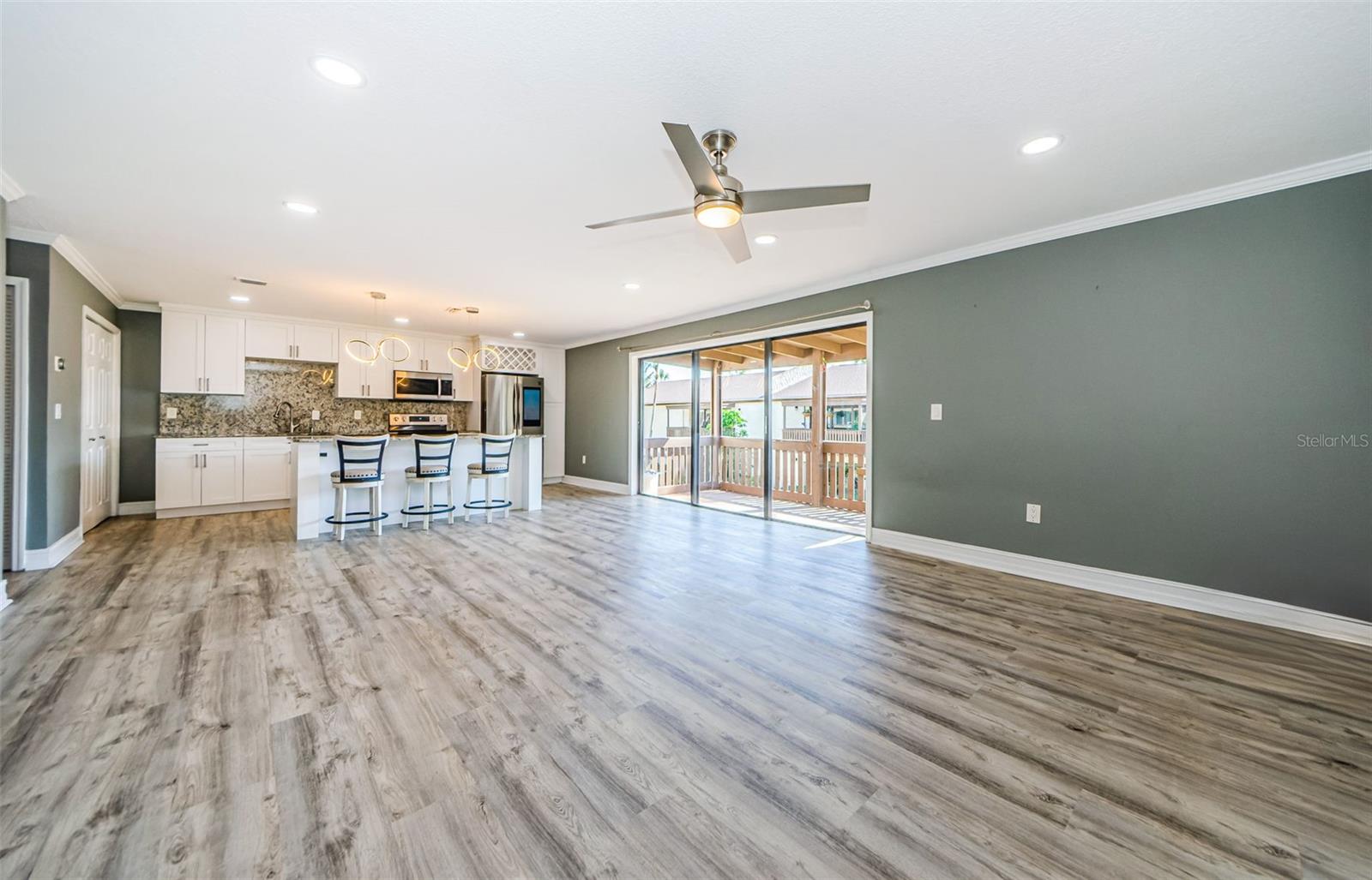 Image 9 of 38 For 722 116th Ave N 2002