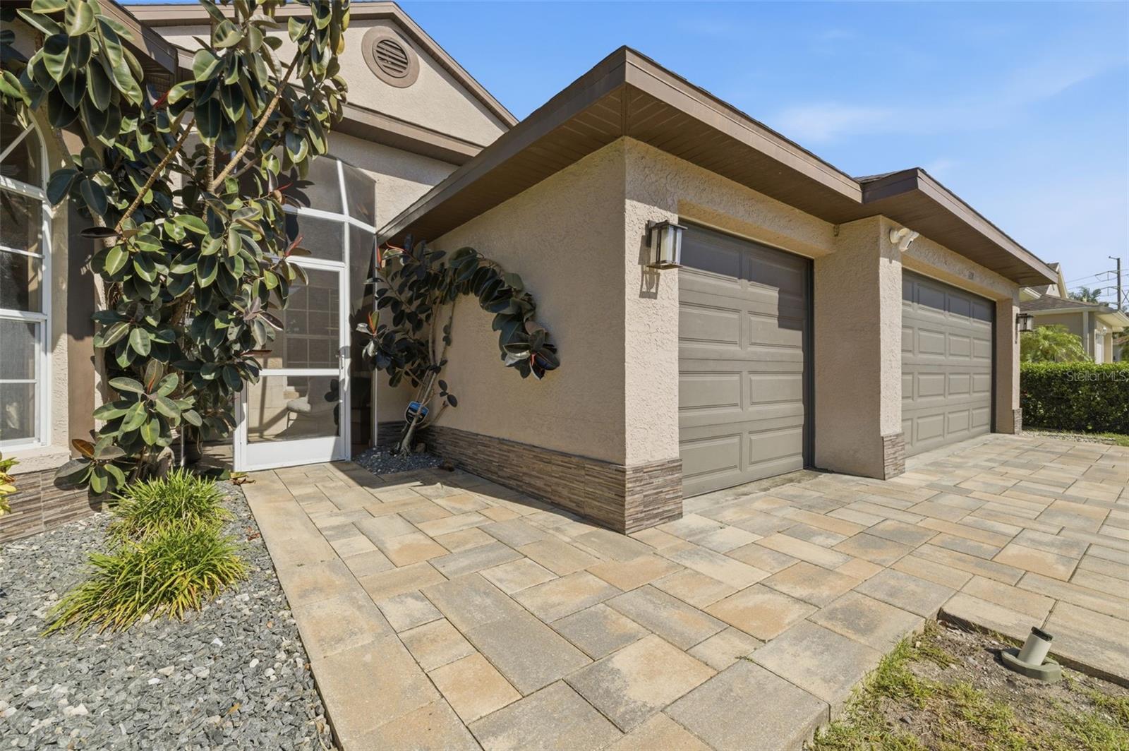 Image 4 of 61 For 1754 Wood Brook Street