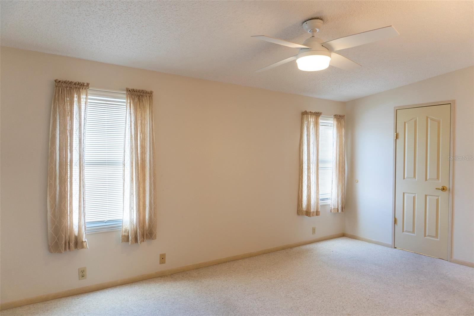 Image 15 of 40 For 36946 Tara Avenue