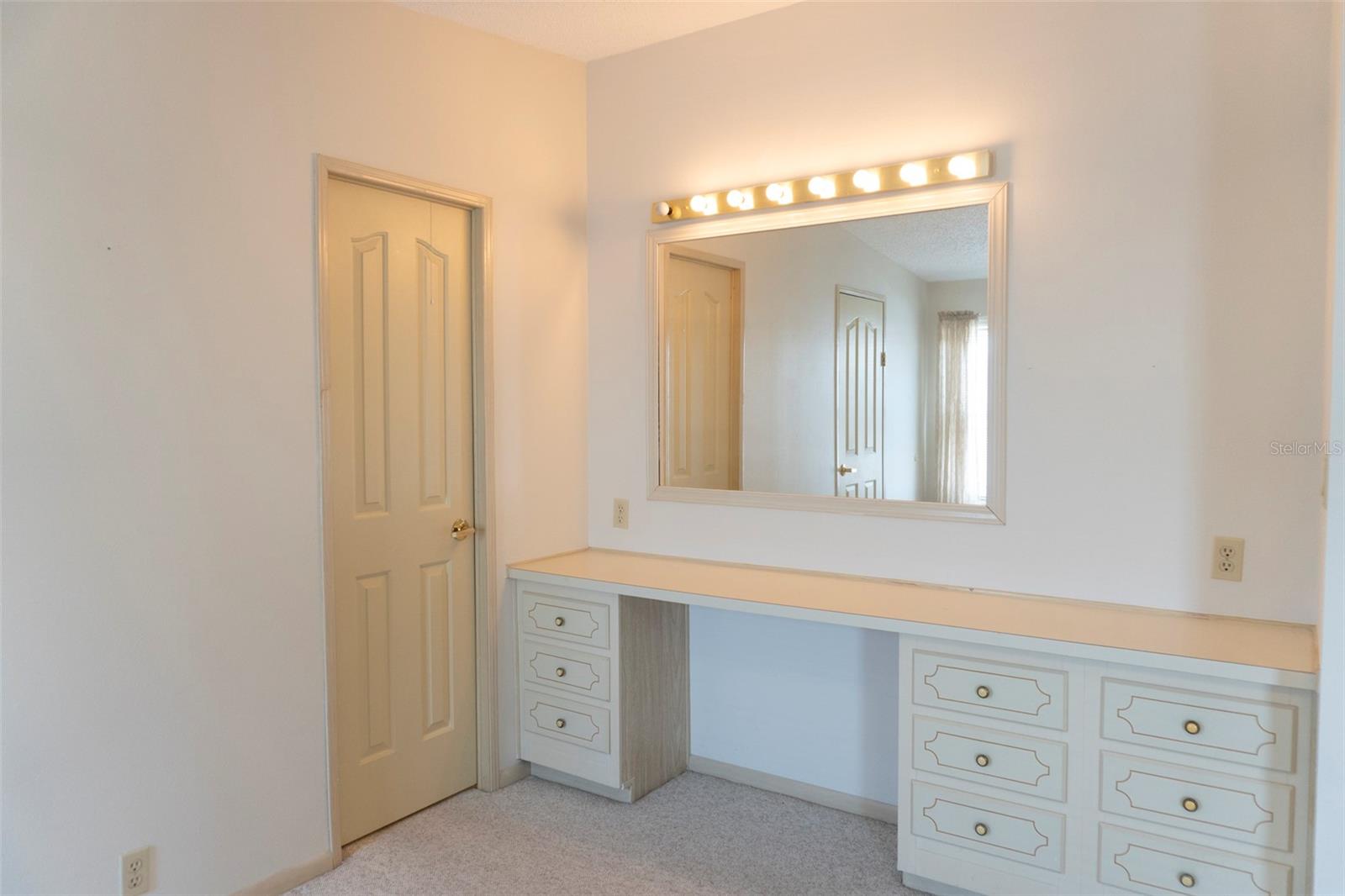 Image 16 of 40 For 36946 Tara Avenue