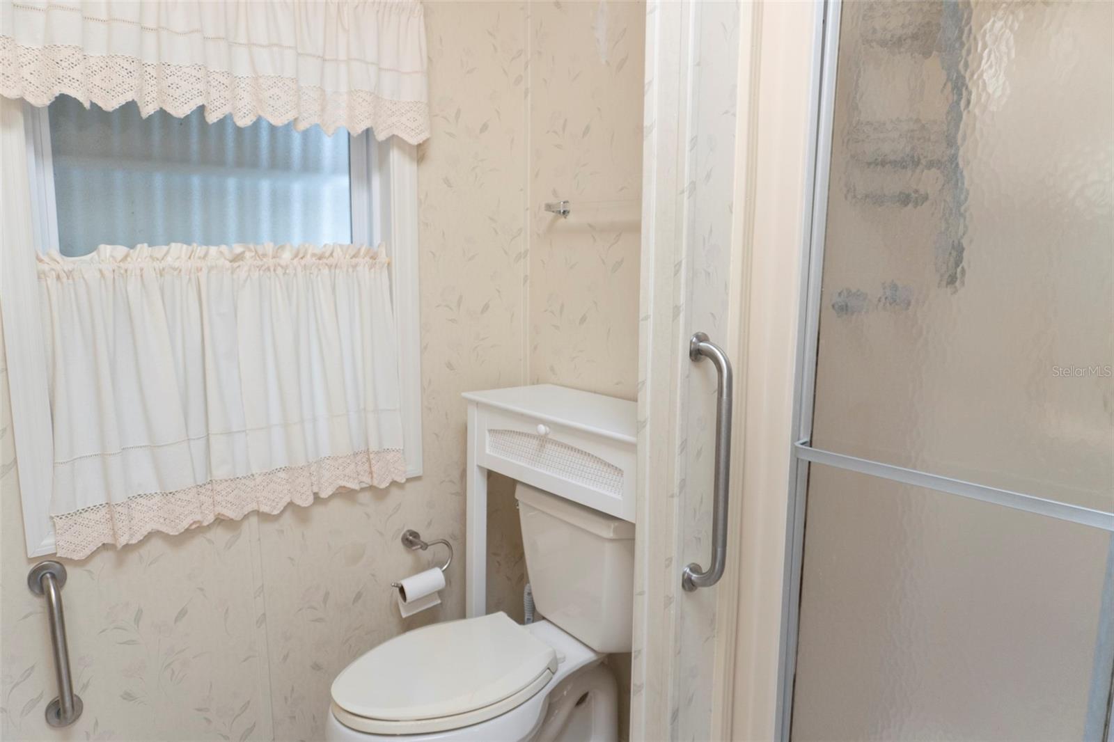 Image 18 of 40 For 36946 Tara Avenue