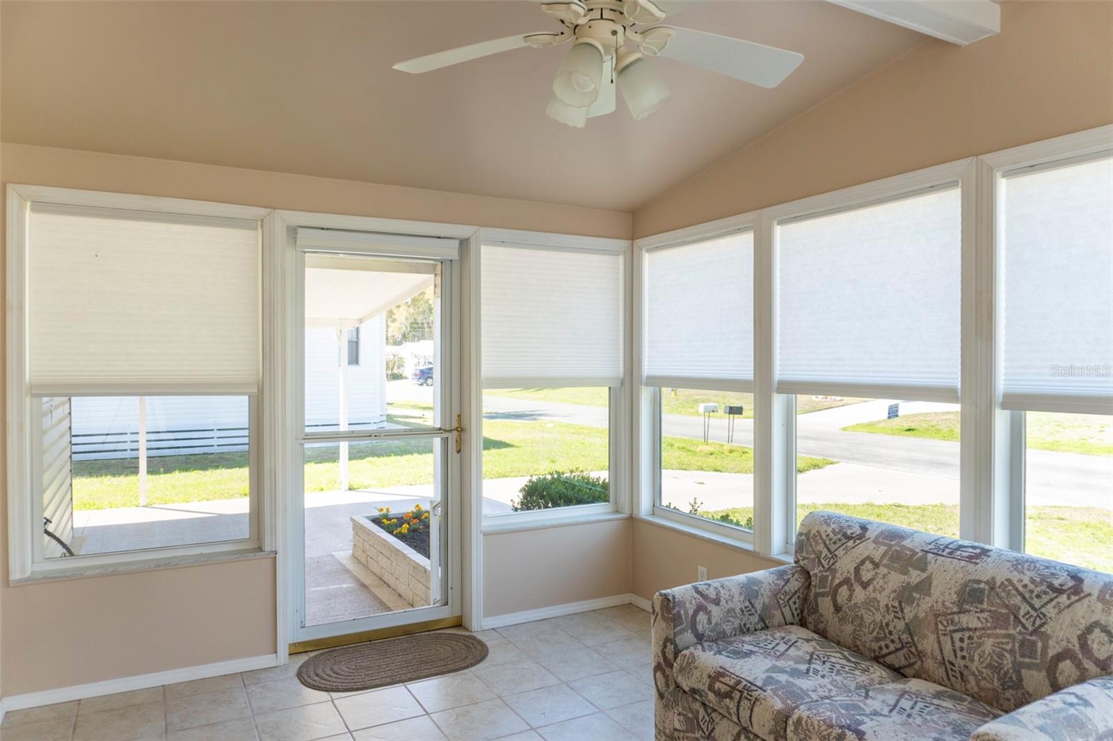 Image 6 of 40 For 36946 Tara Avenue