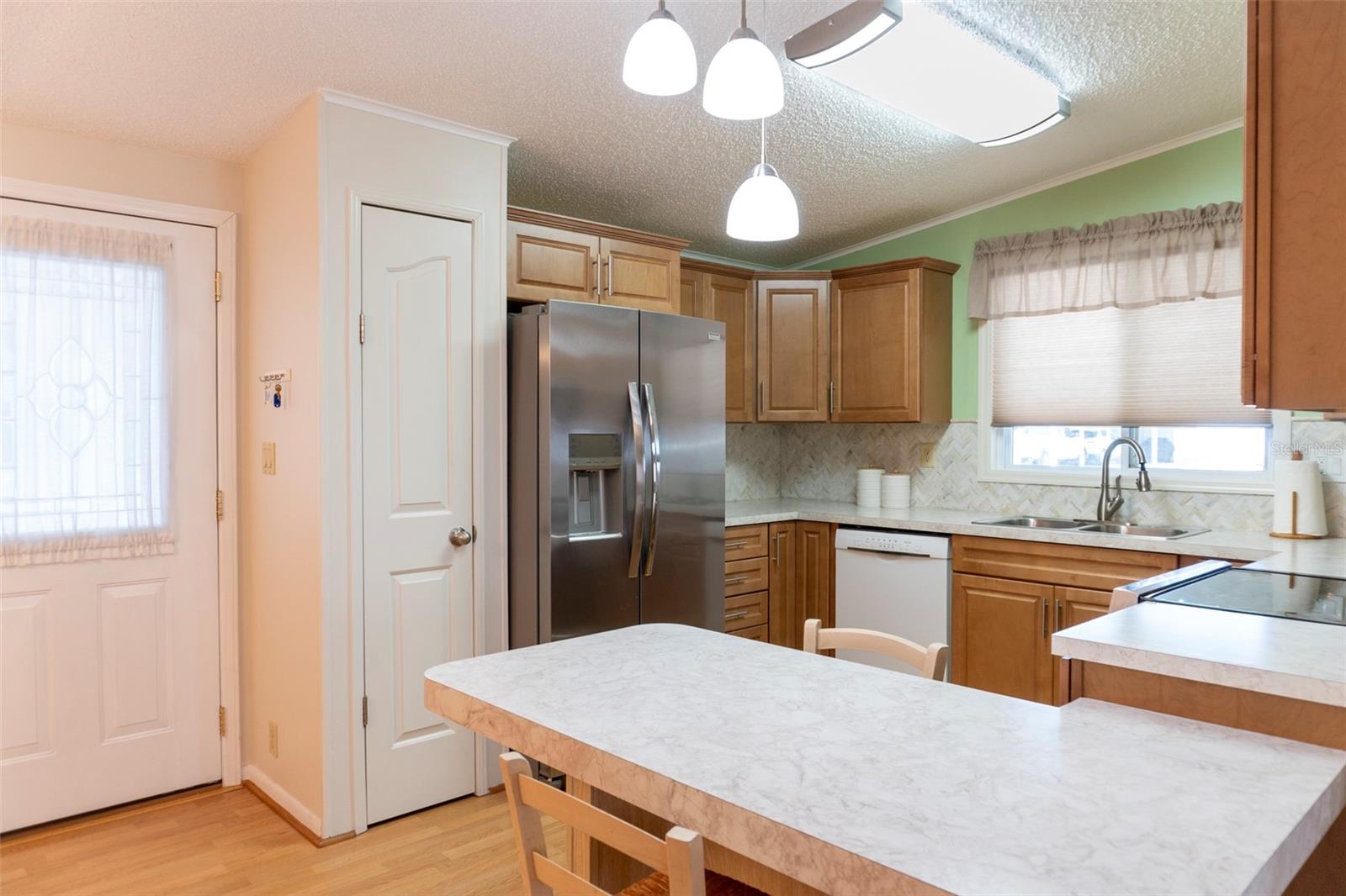 Image 7 of 40 For 36946 Tara Avenue