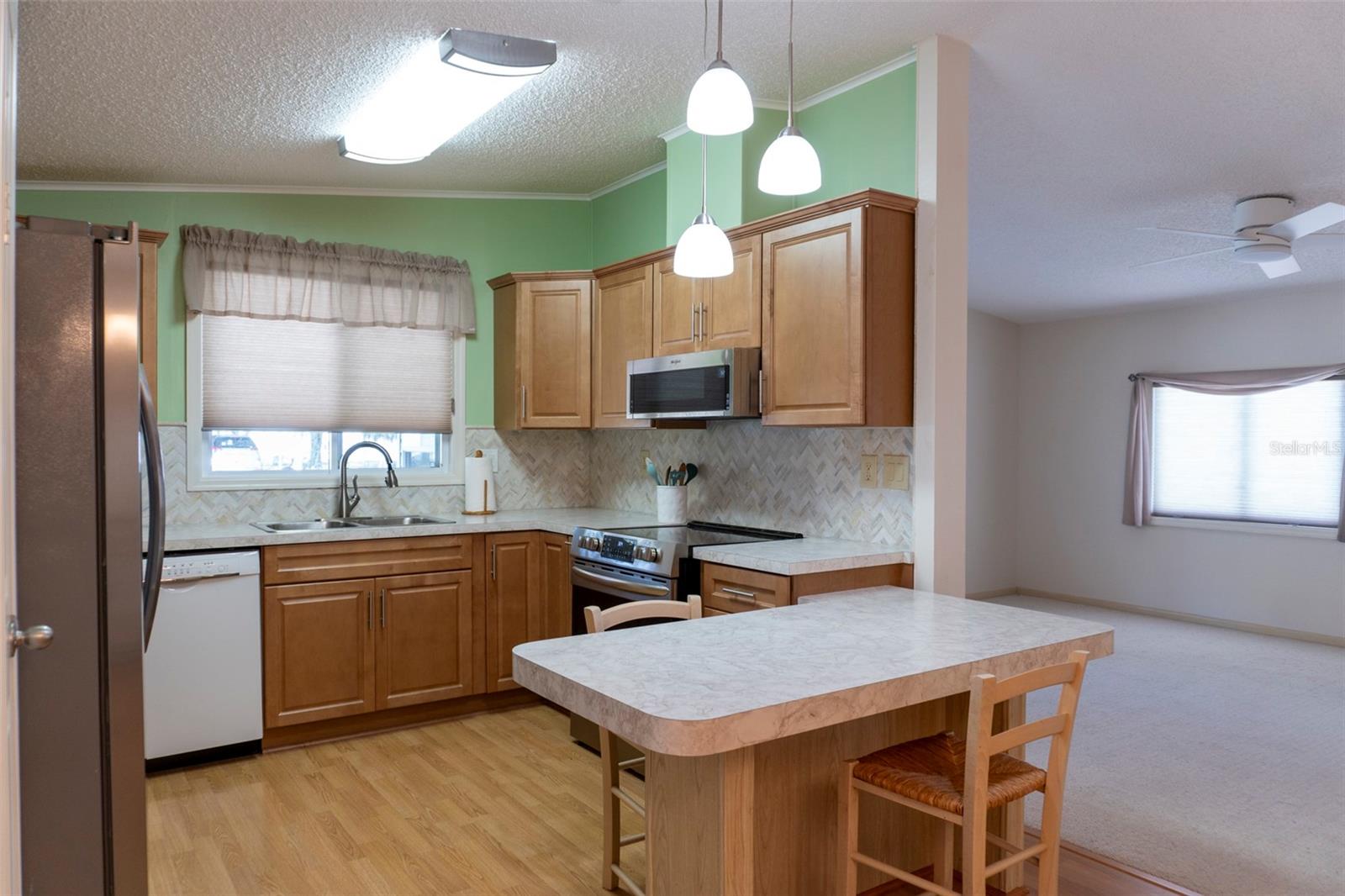 Image 8 of 40 For 36946 Tara Avenue