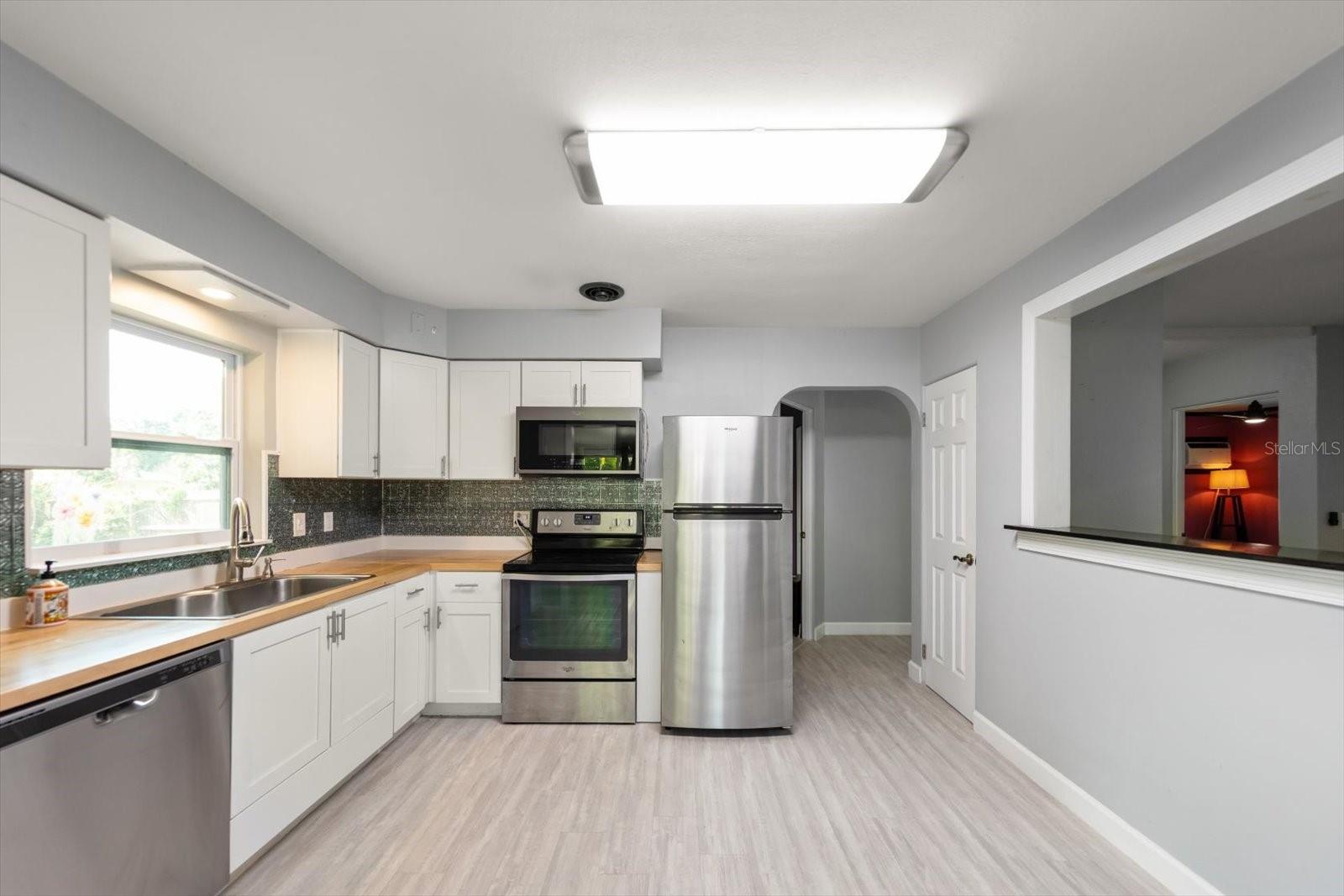 Image 11 of 37 For 611 11th Street Nw