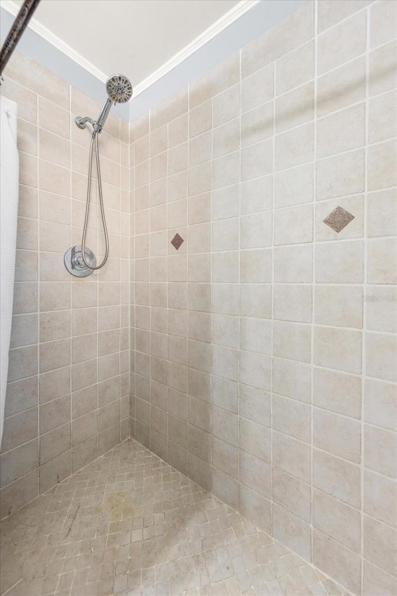 Image 24 of 37 For 611 11th Street Nw