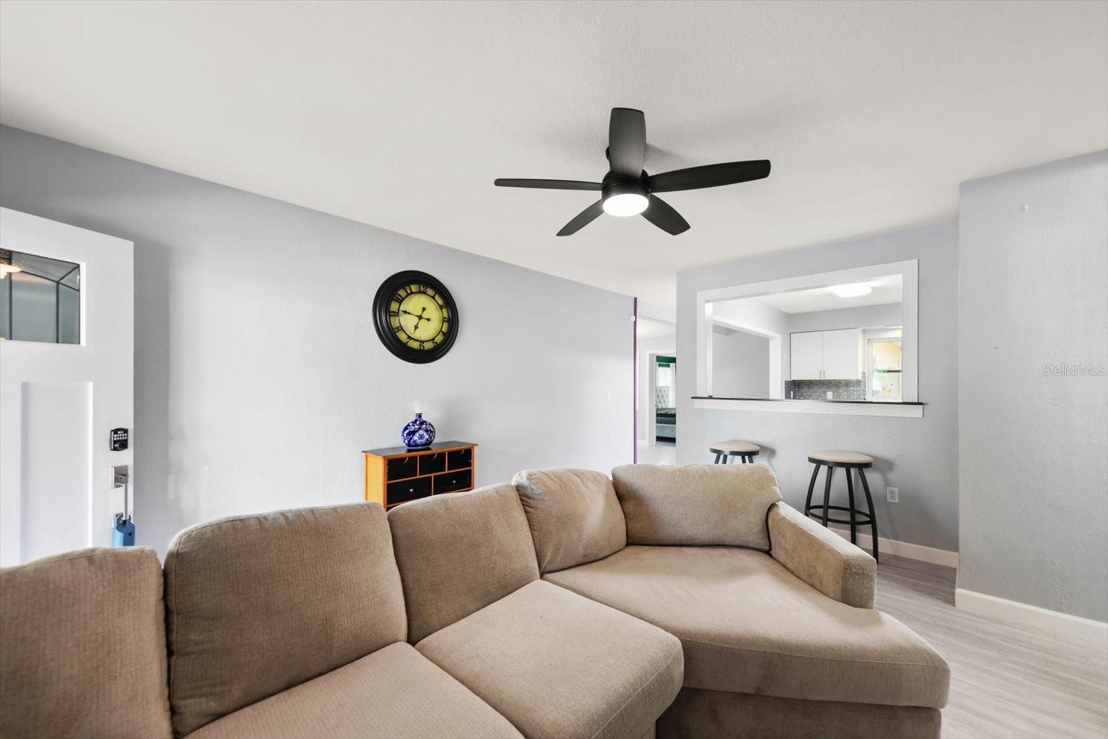 Image 4 of 37 For 611 11th Street Nw