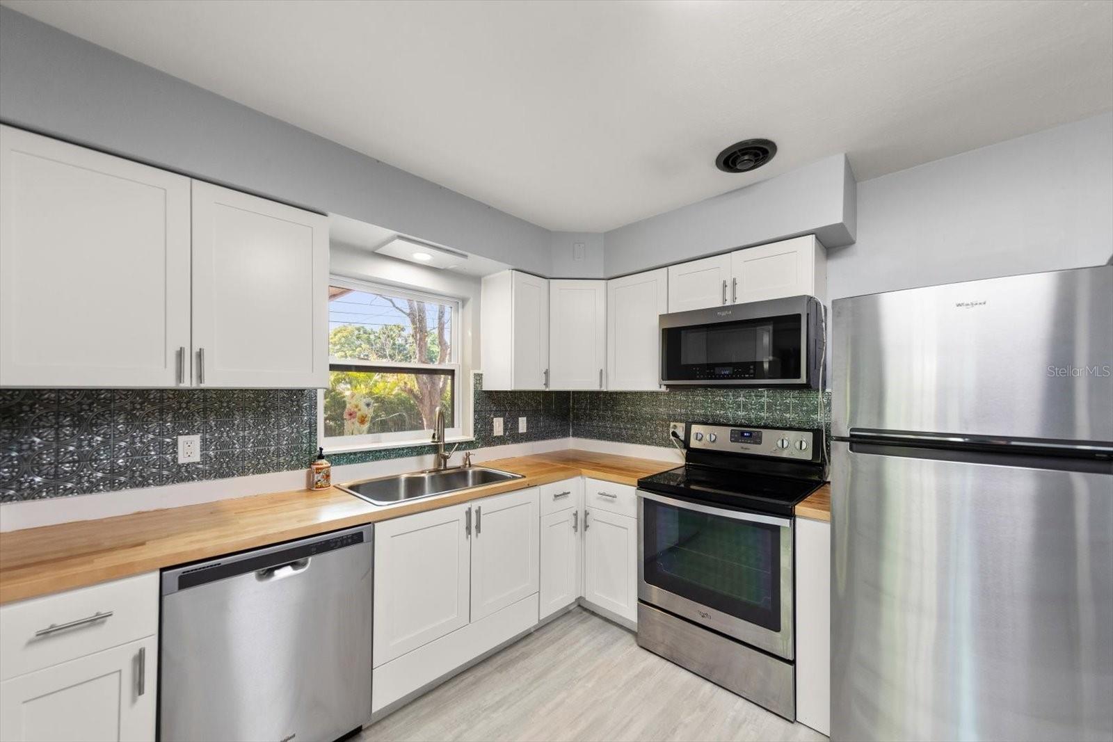 Image 8 of 37 For 611 11th Street Nw