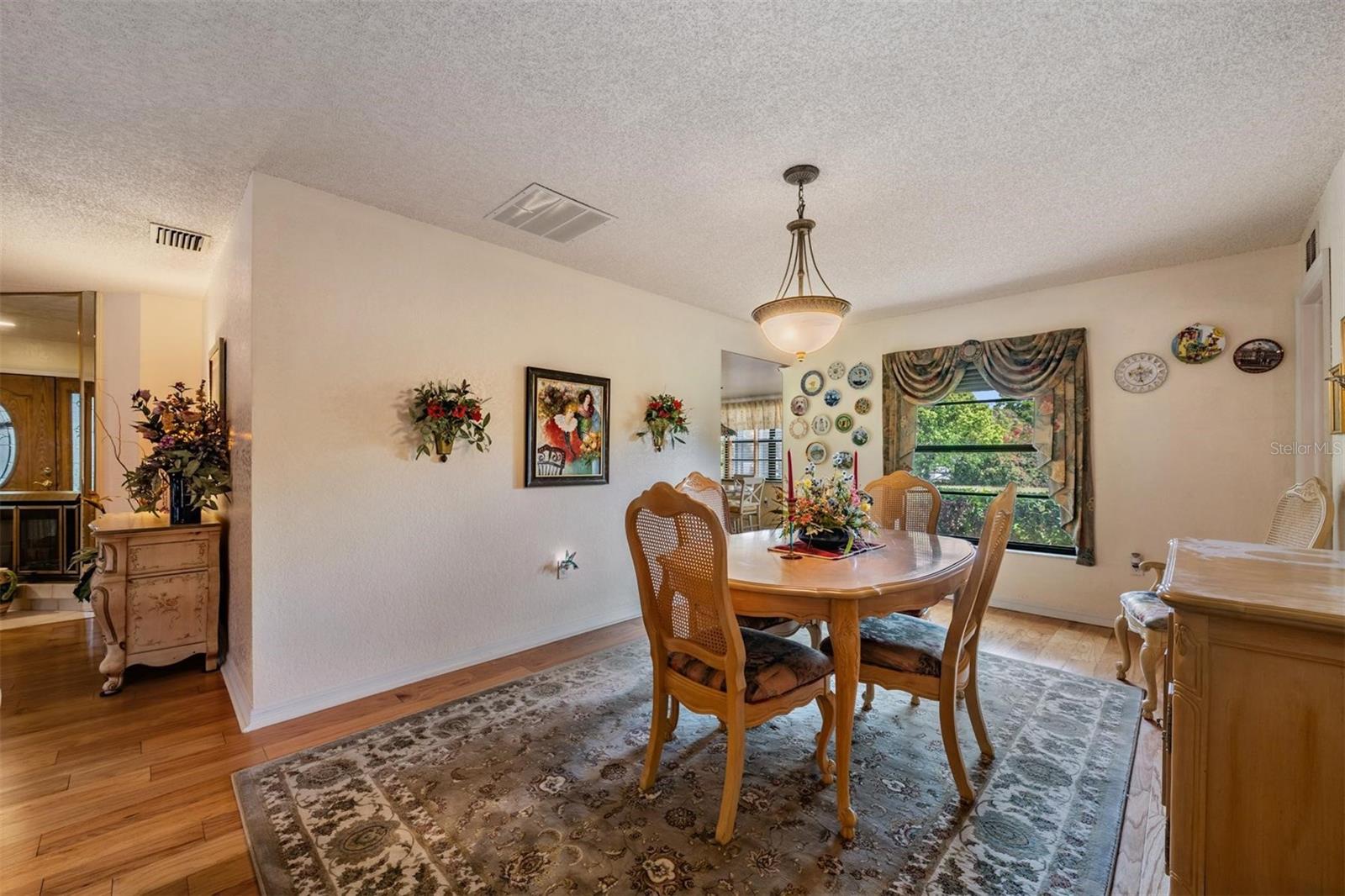 Image 13 of 54 For 589 Allens Ridge Drive E