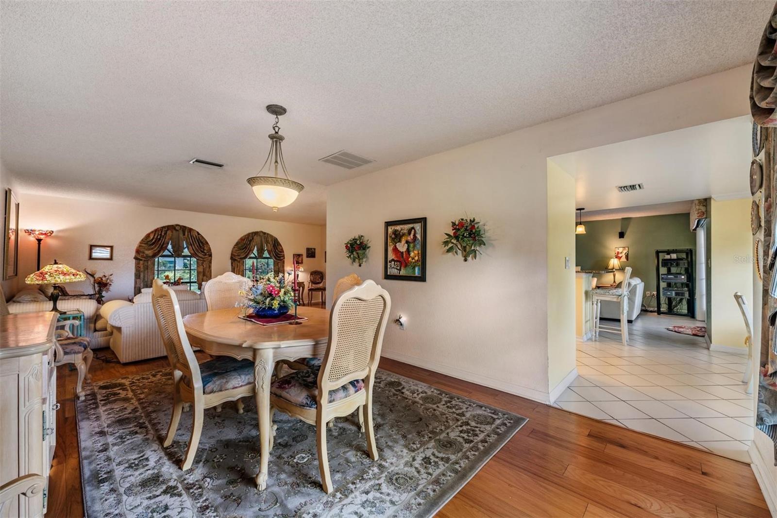 Image 14 of 54 For 589 Allens Ridge Drive E