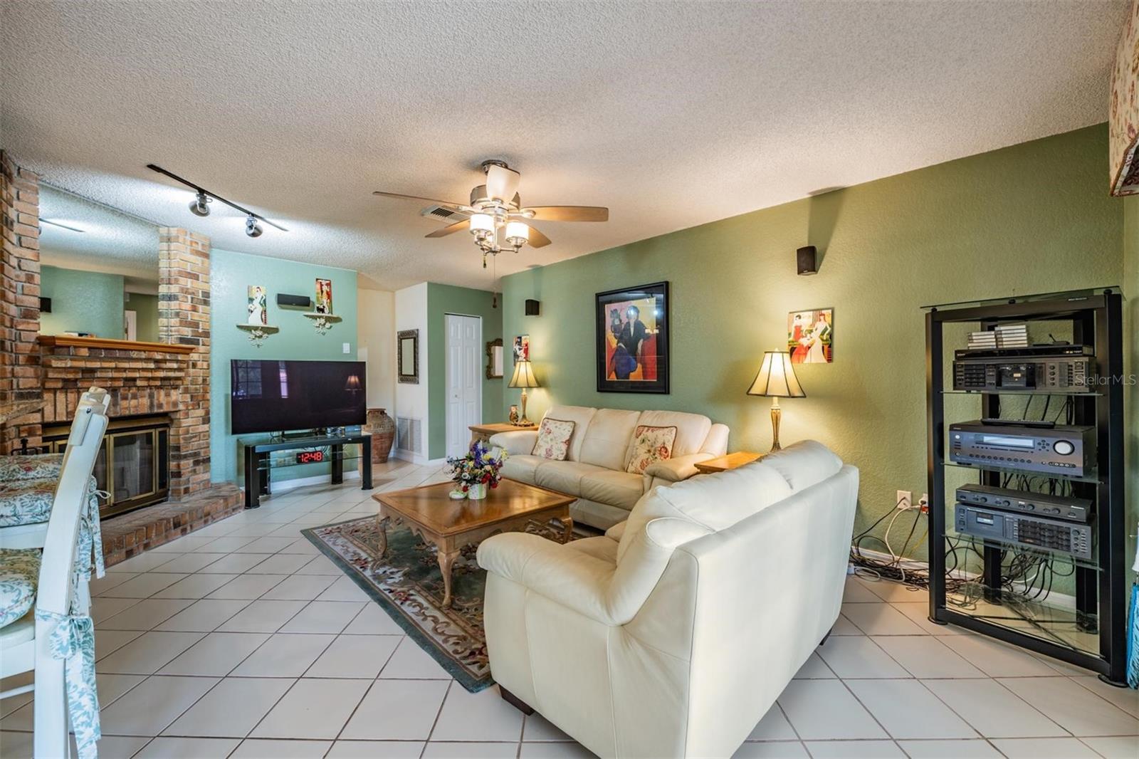 Image 20 of 54 For 589 Allens Ridge Drive E