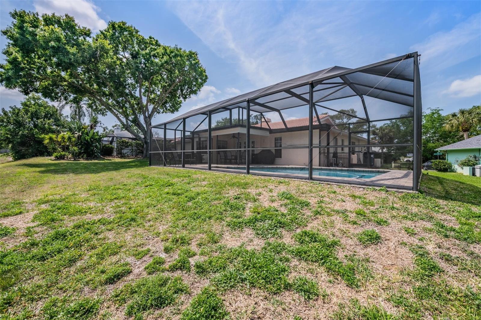 Image 25 of 54 For 589 Allens Ridge Drive E