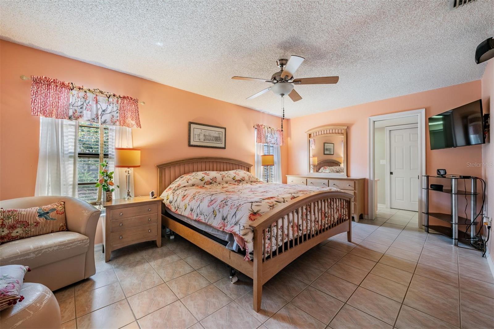 Image 32 of 54 For 589 Allens Ridge Drive E