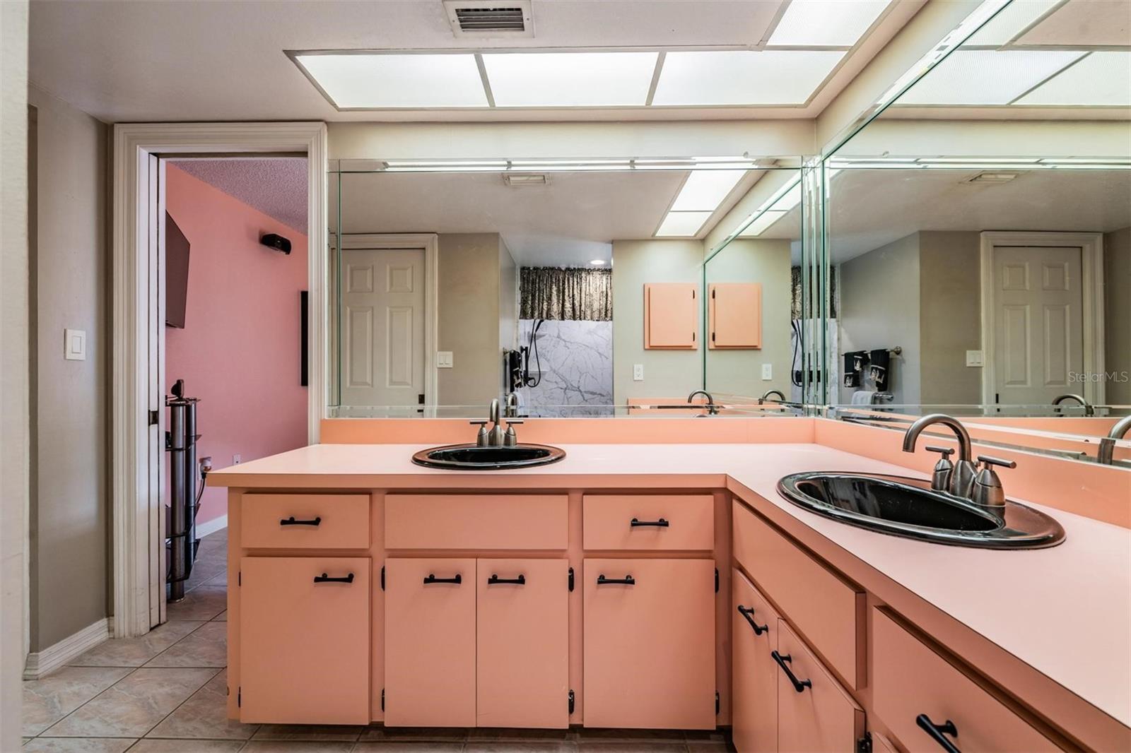 Image 37 of 54 For 589 Allens Ridge Drive E