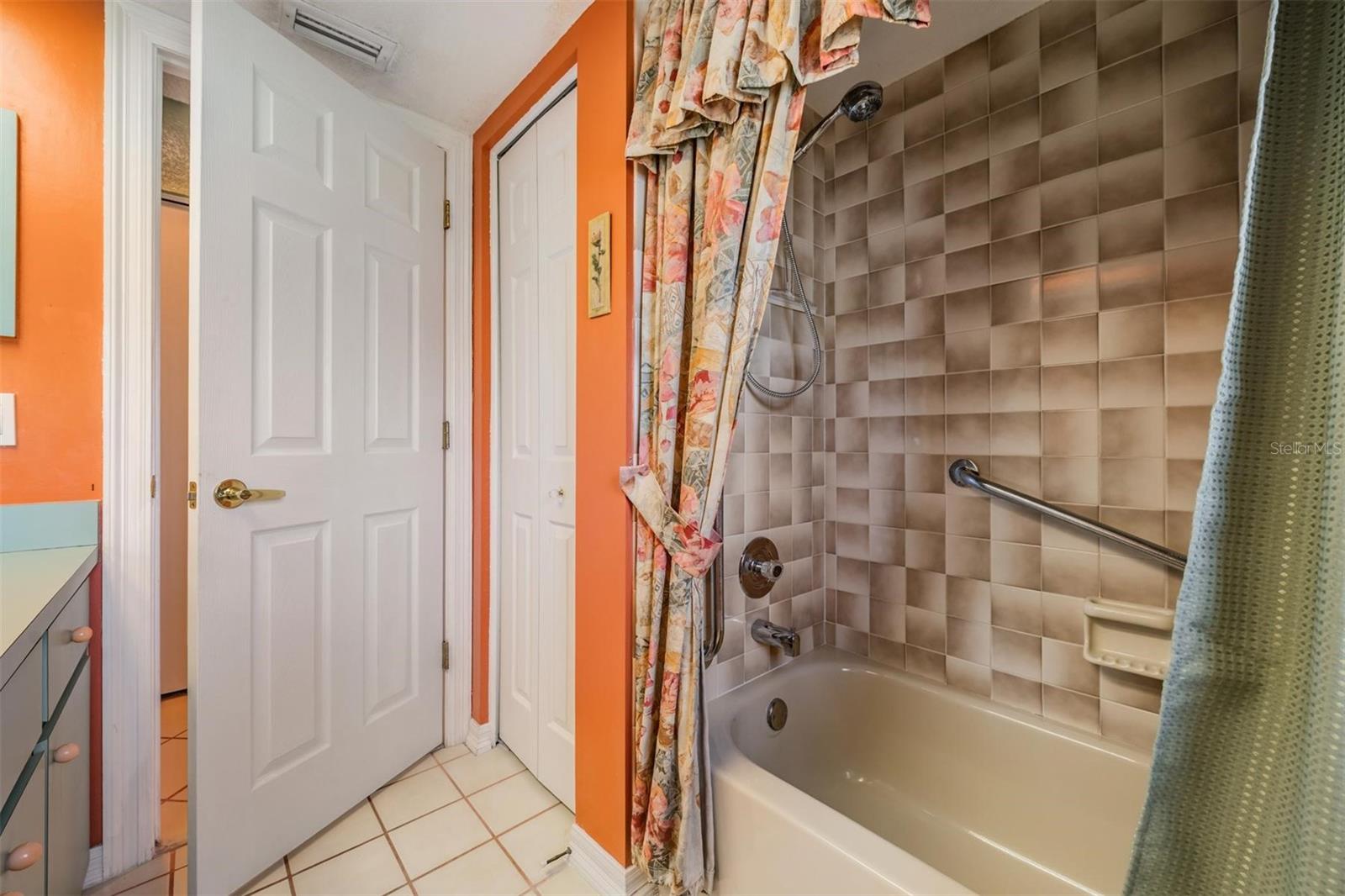 Image 43 of 54 For 589 Allens Ridge Drive E