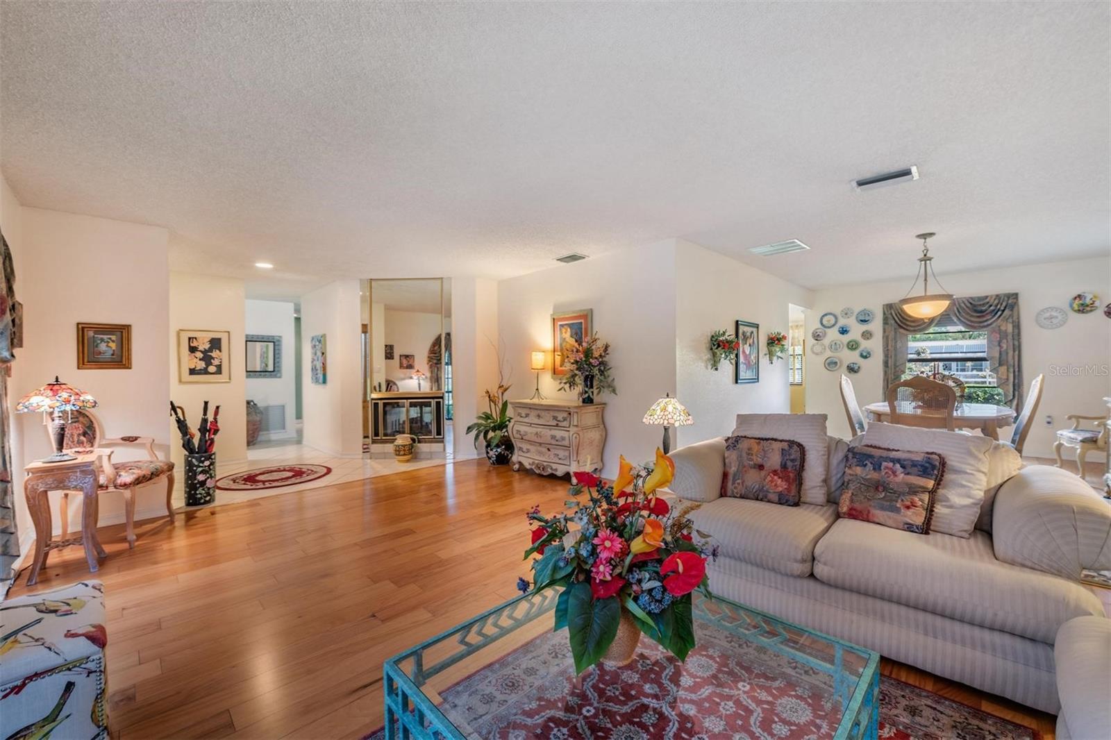 Image 9 of 54 For 589 Allens Ridge Drive E