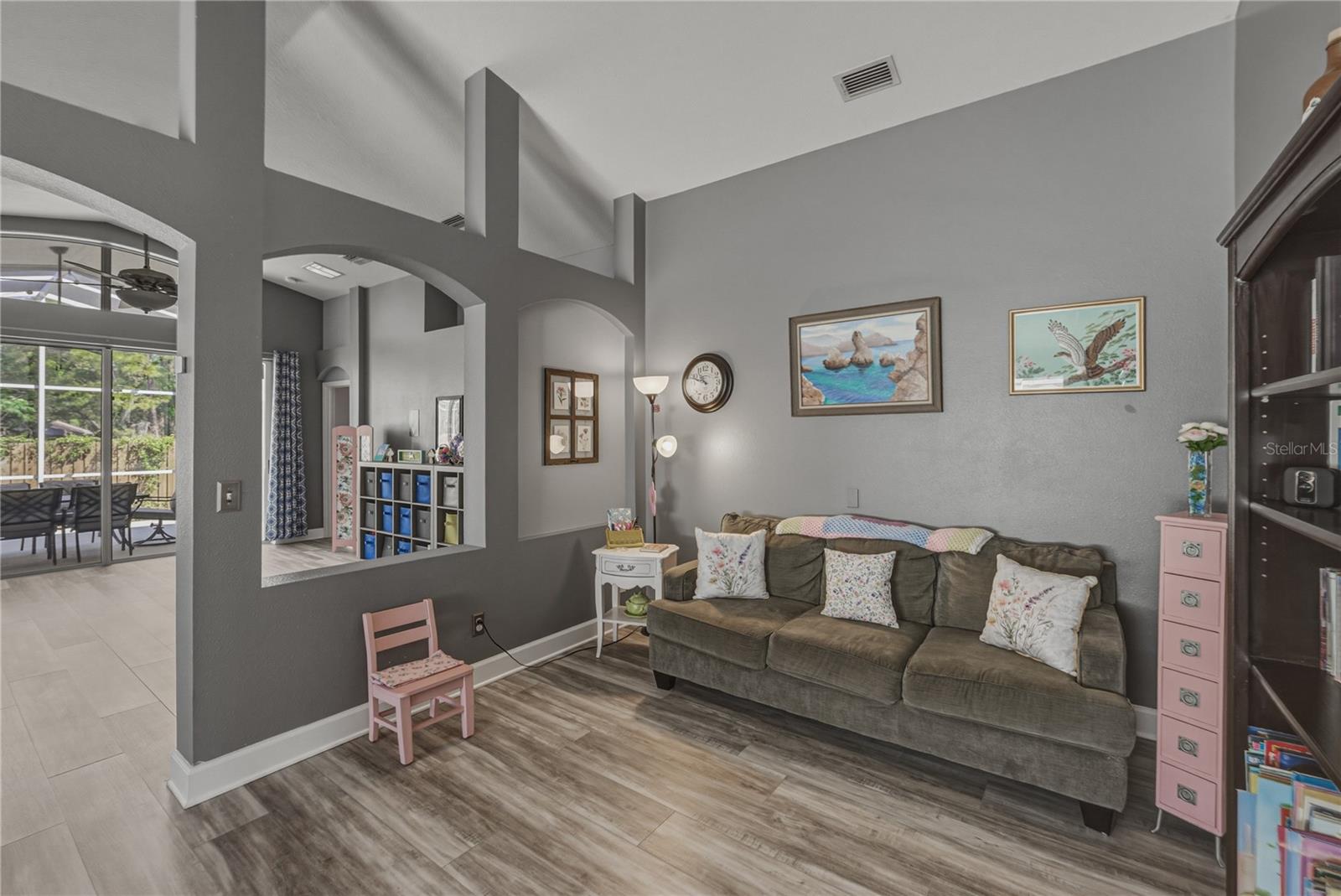 Image 21 of 61 For 2627 Brookville Drive