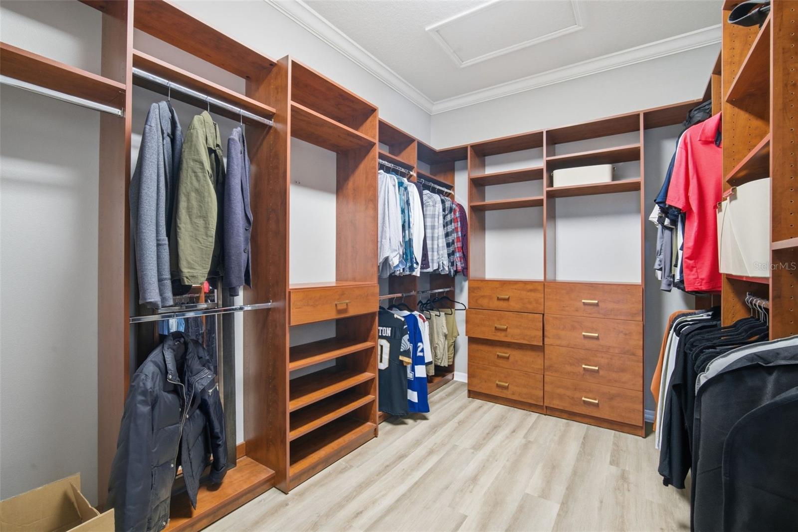 Image 37 of 70 For 19739 Prince Benjamin Drive