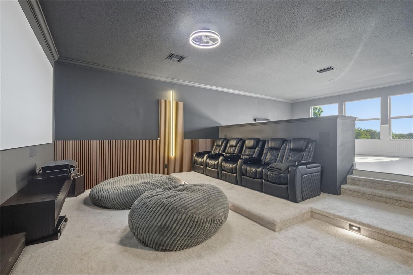 Image 43 of 70 For 19739 Prince Benjamin Drive