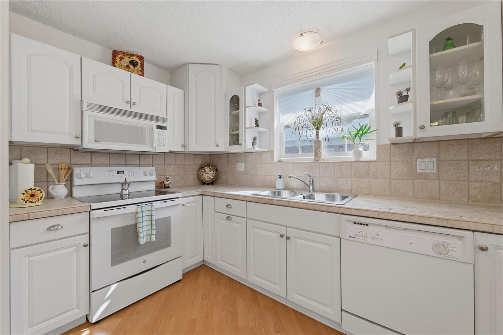 Image 10 of 41 For 3810 37th Street S 63