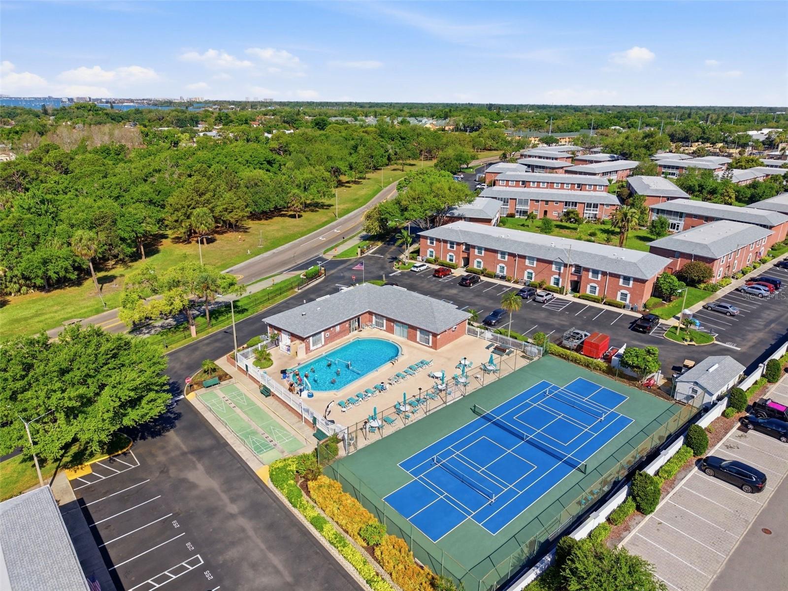 Image 29 of 41 For 3810 37th Street S 63