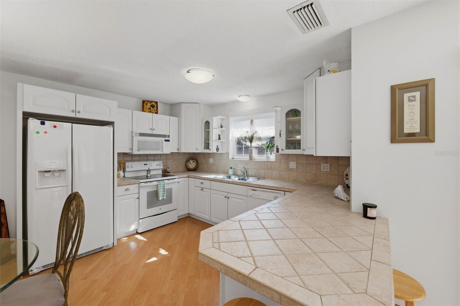 Image 9 of 41 For 3810 37th Street S 63