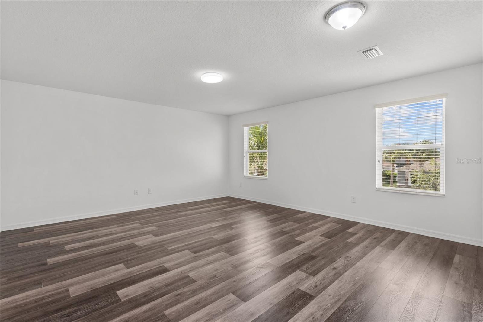 Image 19 of 31 For 12124 Lake Boulevard