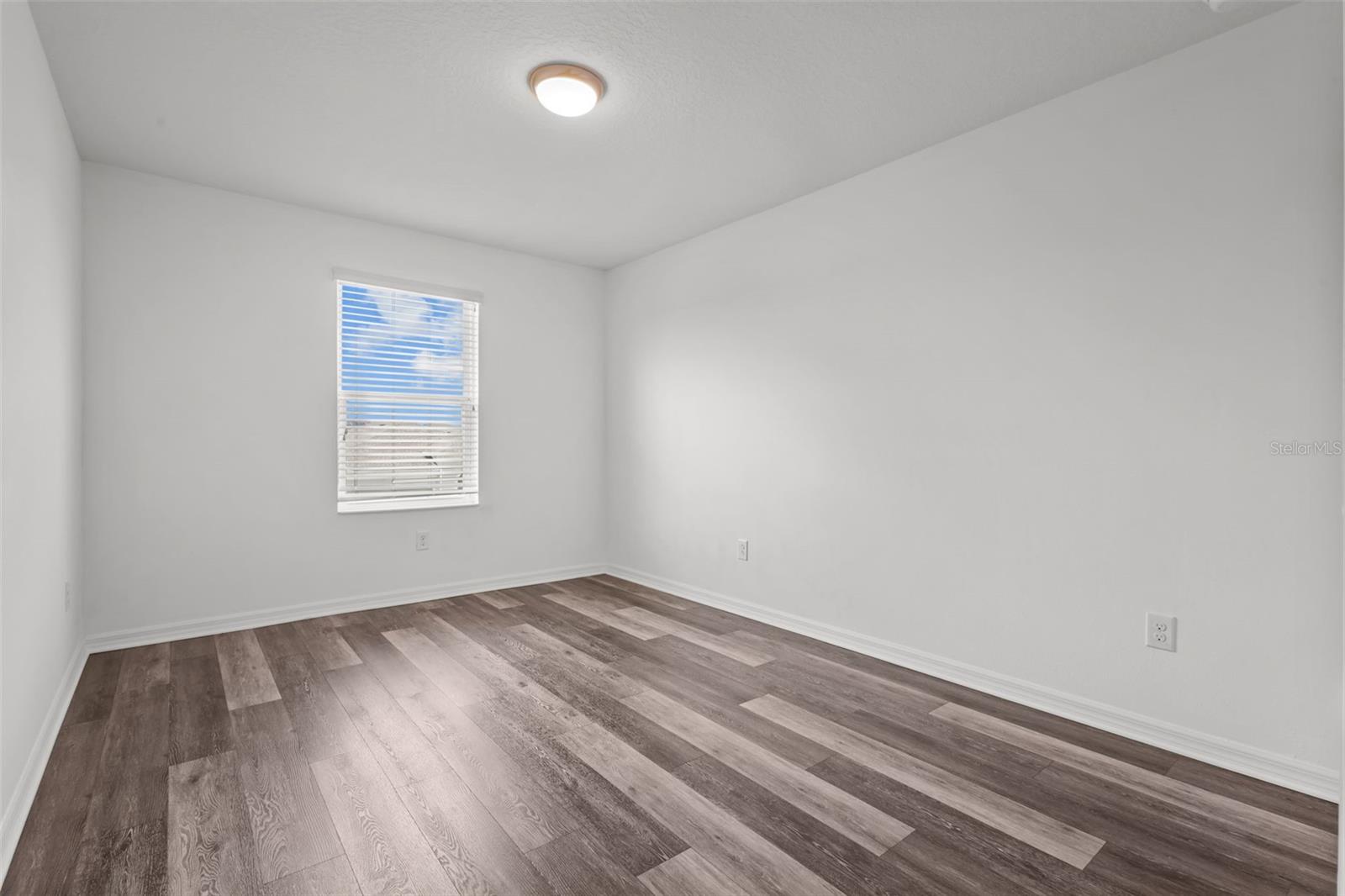 Image 27 of 31 For 12124 Lake Boulevard