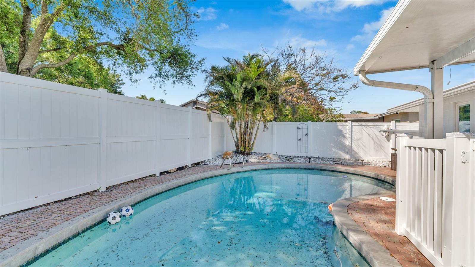 Image 12 of 43 For 15810 Sea Oats Place