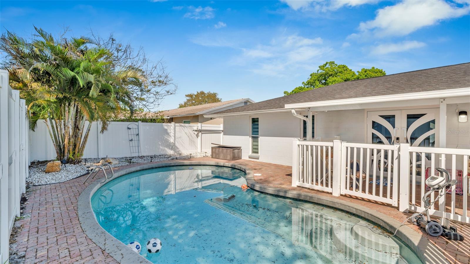 Image 13 of 43 For 15810 Sea Oats Place