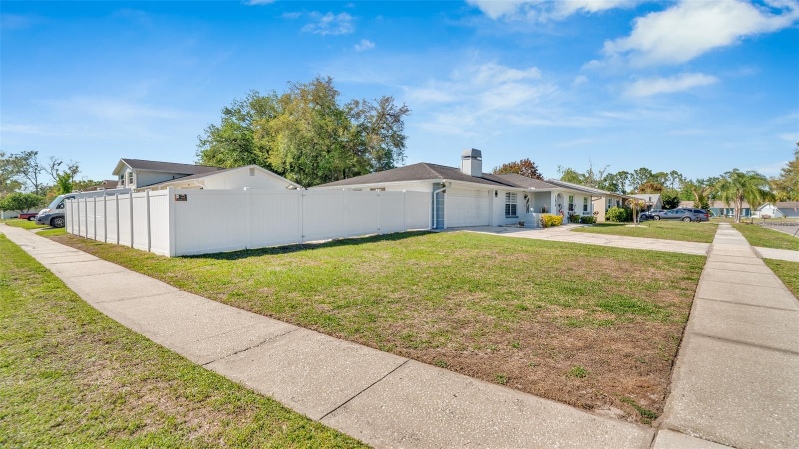 Image 3 of 43 For 15810 Sea Oats Place