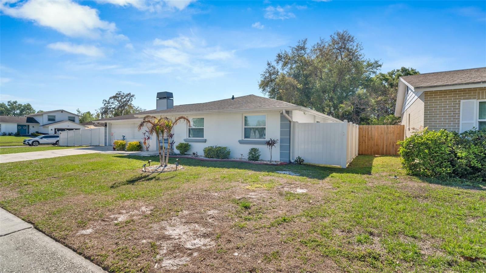 Image 4 of 43 For 15810 Sea Oats Place