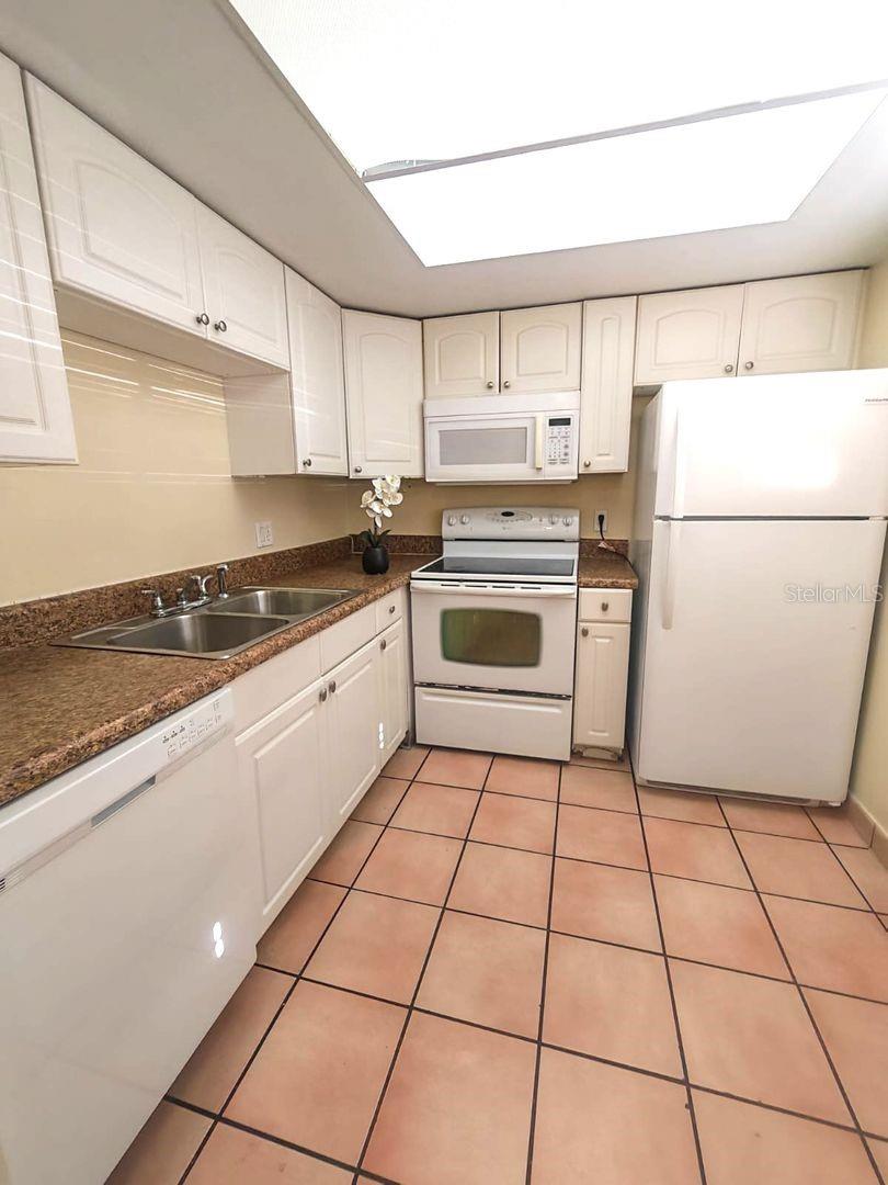 Image 5 of 11 For 6306 Newtown Circle 6a3