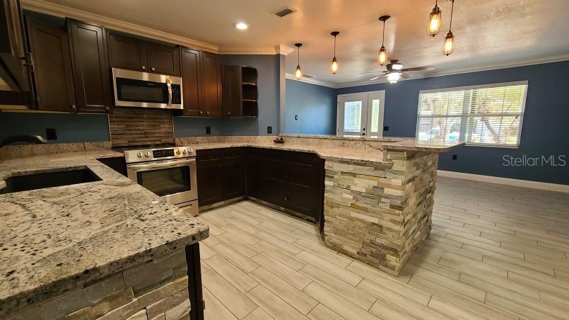 Image 6 of 25 For 1742 Cardinal Dr