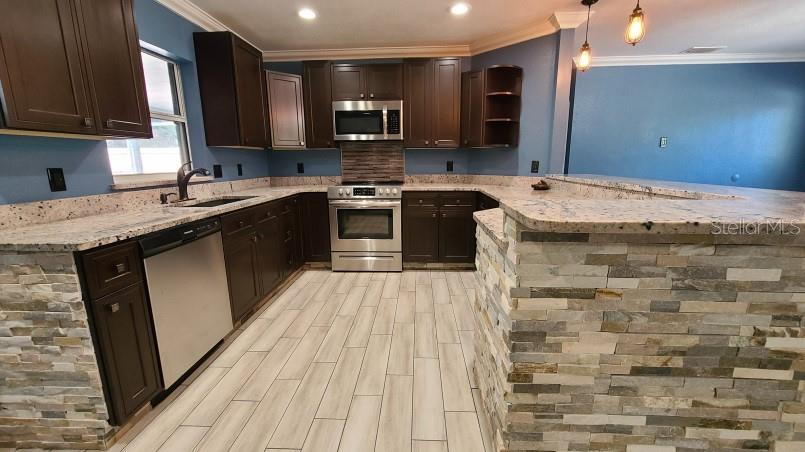 Image 7 of 25 For 1742 Cardinal Dr