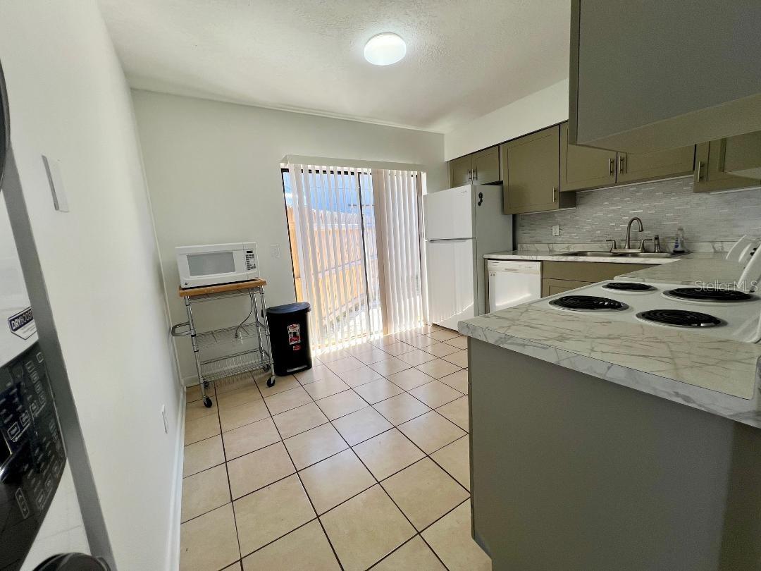 Image 10 of 24 For 5008 Parkhill Place