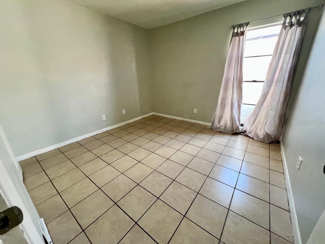 Image 14 of 24 For 5008 Parkhill Place