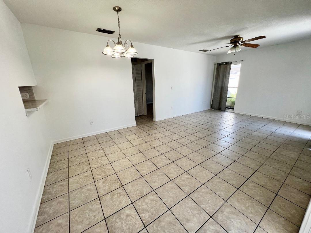 Image 18 of 24 For 5008 Parkhill Place