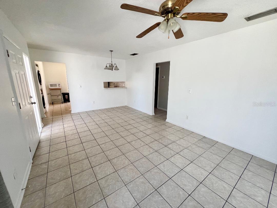 Image 3 of 24 For 5008 Parkhill Place