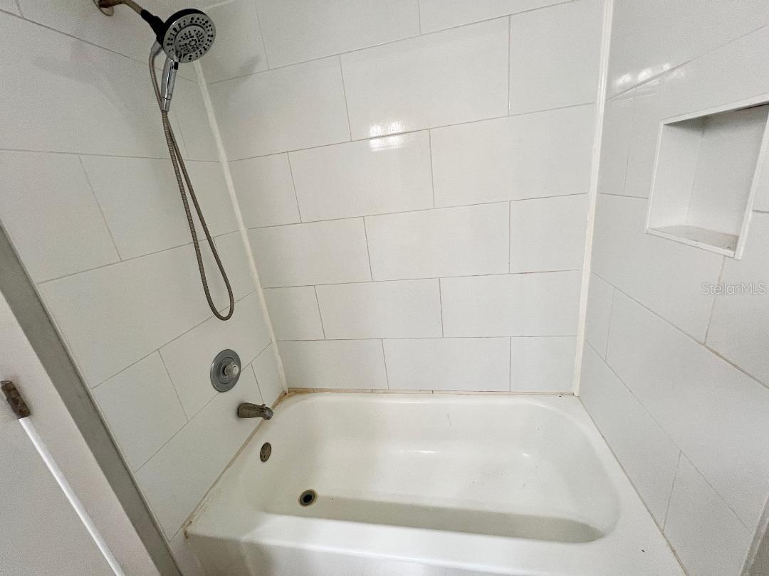 Image 8 of 24 For 5008 Parkhill Place