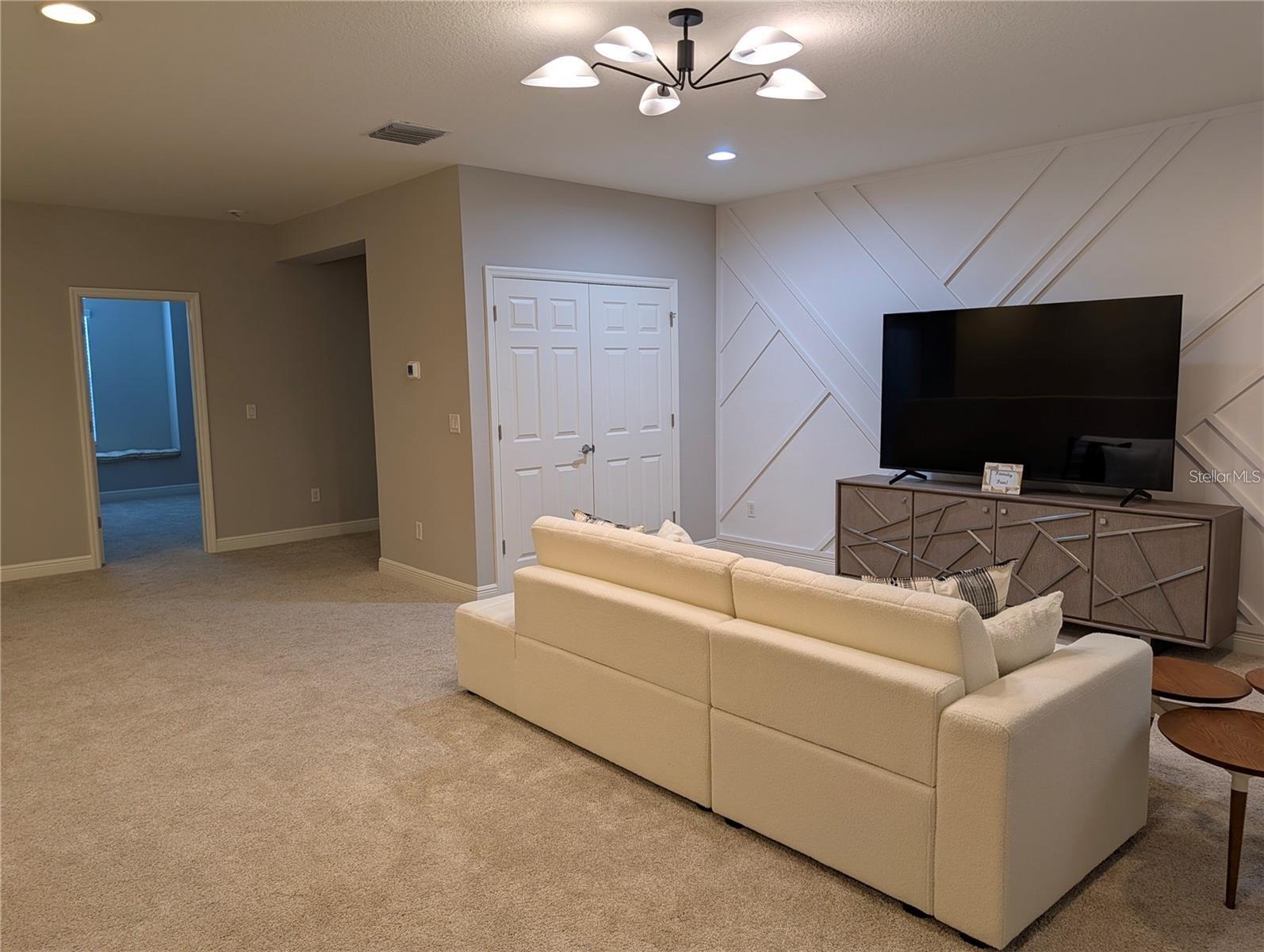 Image 21 of 38 For 10915 Charmwood Drive